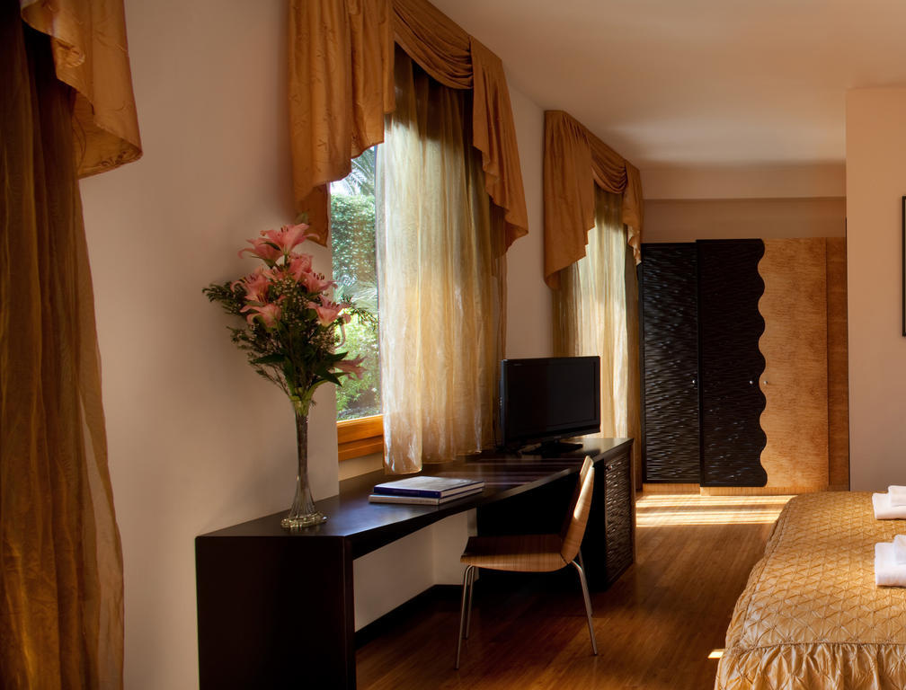 Hotel Villa Giulia Gargnano Bilik gambar