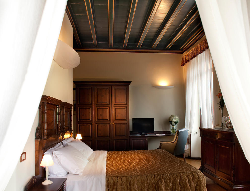 Hotel Villa Giulia Gargnano Bilik gambar